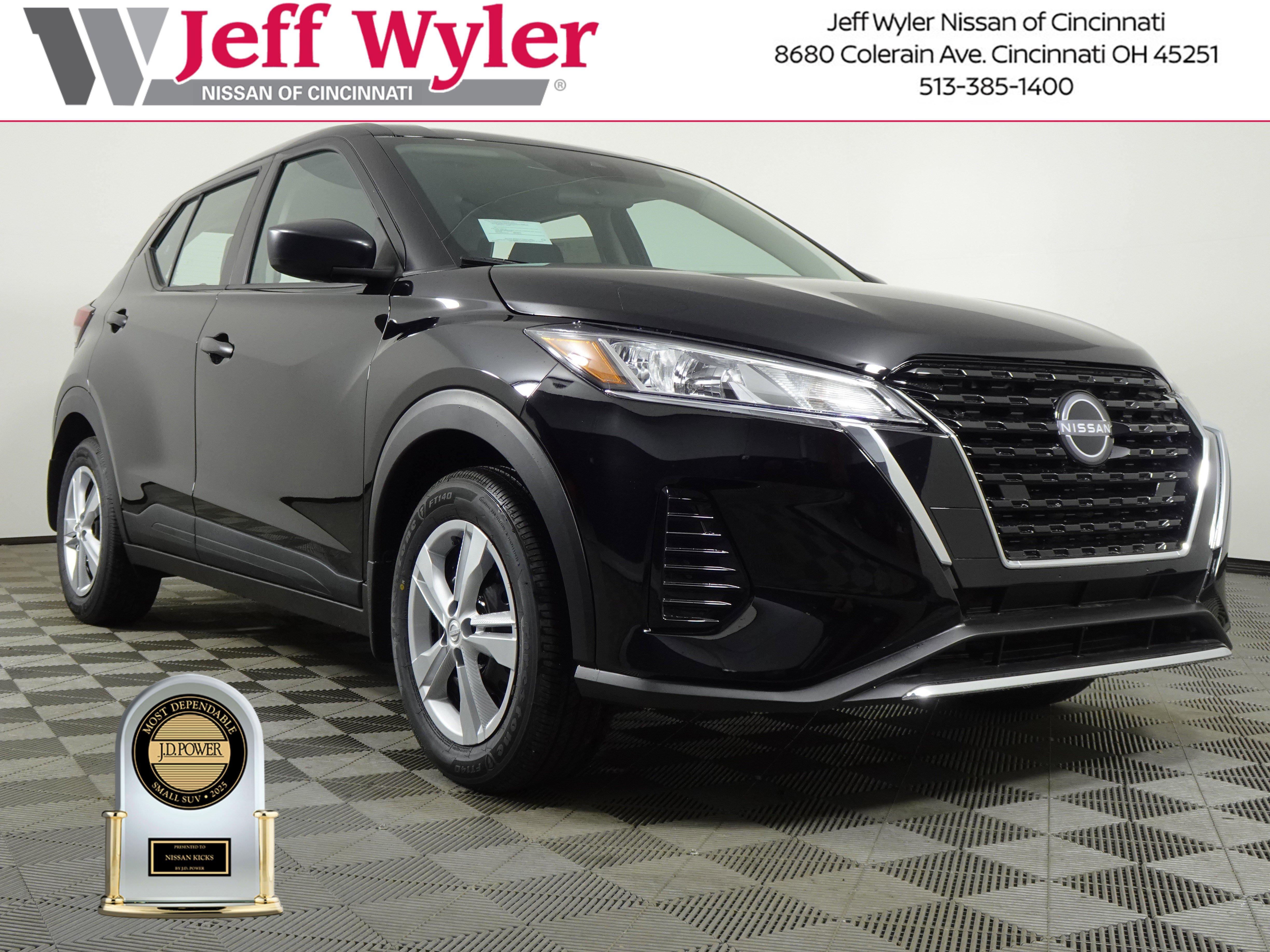 New 2025 Nissan Kicks Play S