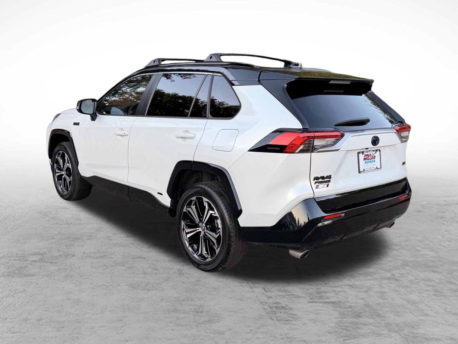 Used 2023 Toyota RAV4 XSE w/ Weather Package AWD/4WD image 4
