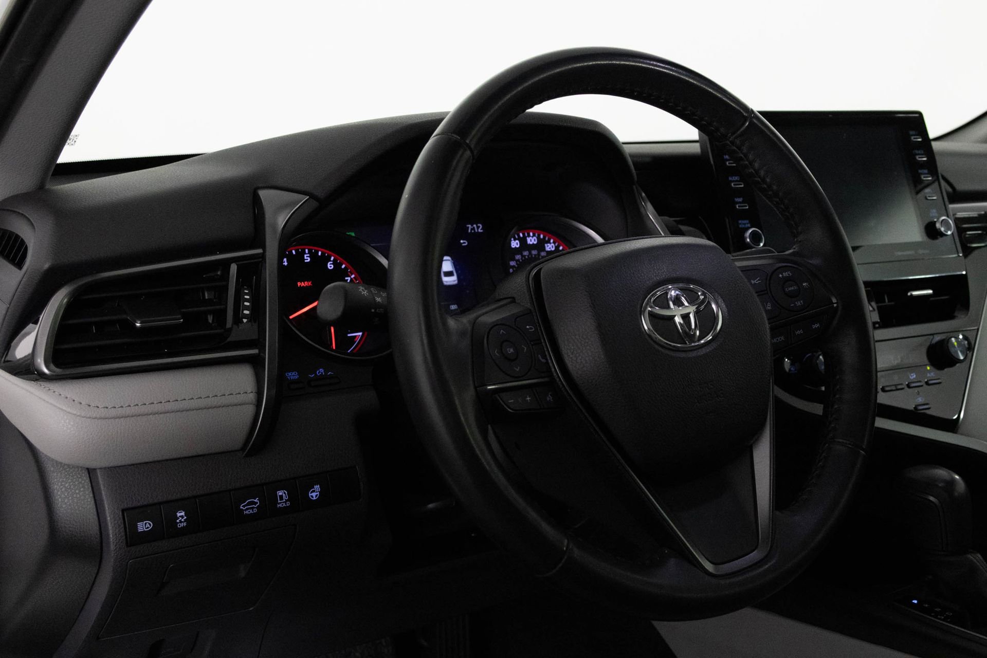 Used 2022 Toyota Camry XSE image 33