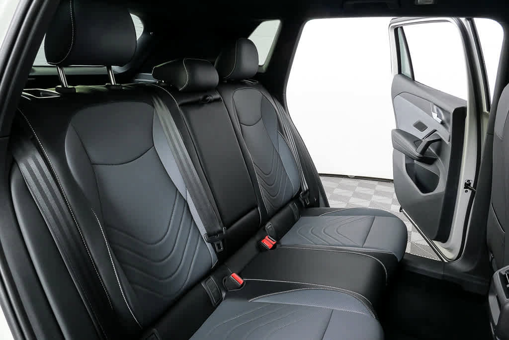 New 2026 Volkswagen Tiguan SE R-Line FWD image 21