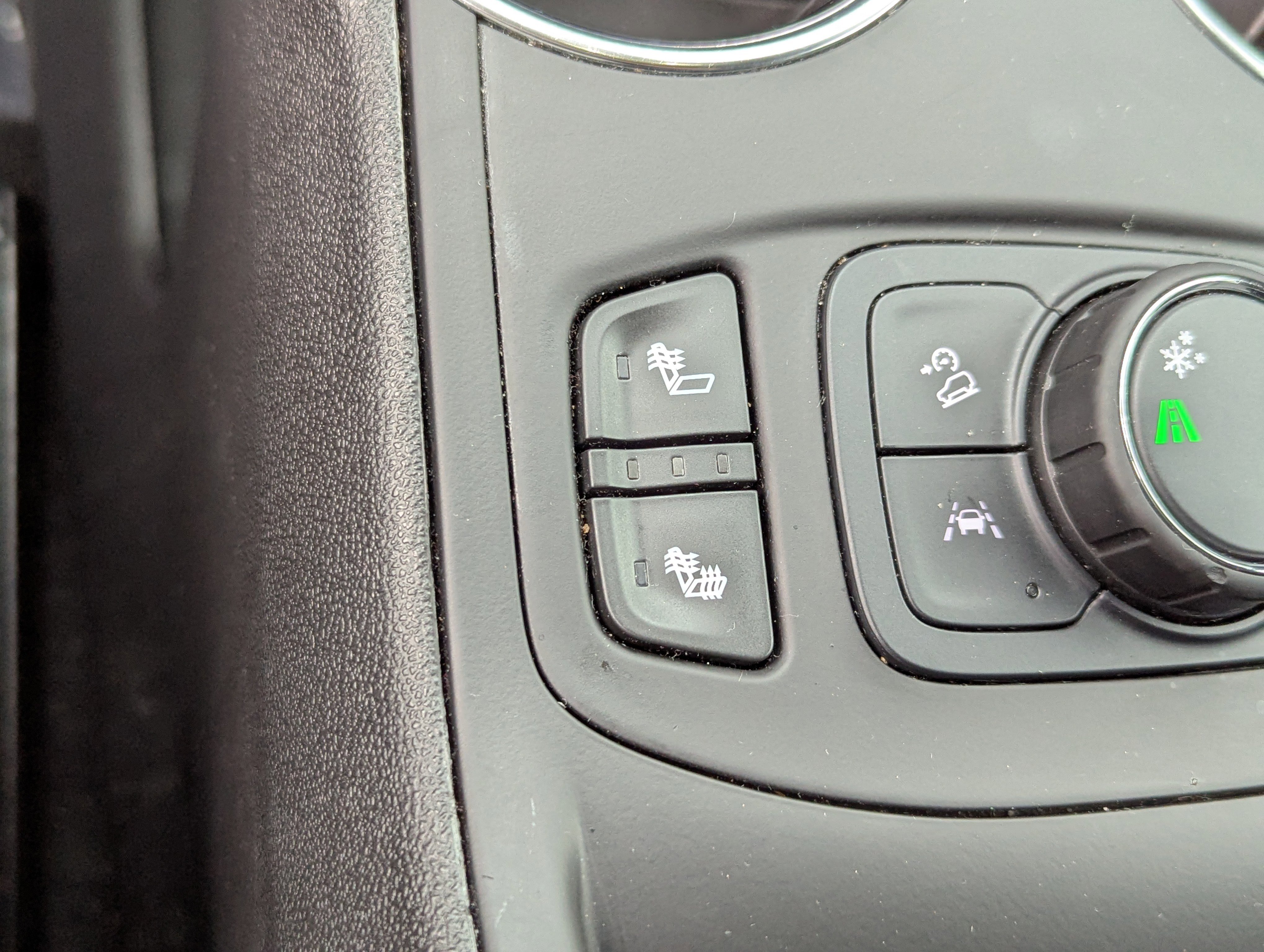 Used 2023 GMC Terrain SLT image 25