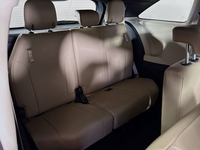 Used 2022 Toyota Sienna XLE image 26