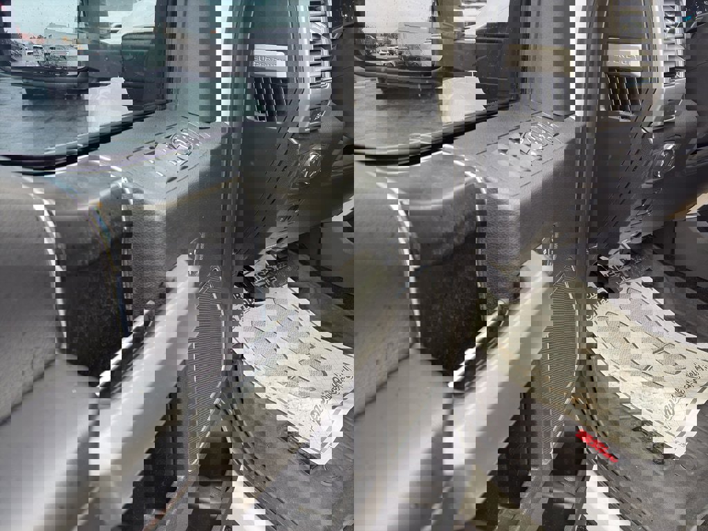 Used 2018 Ford F350 Platinum w/ Platinum Ultimate Package image 13