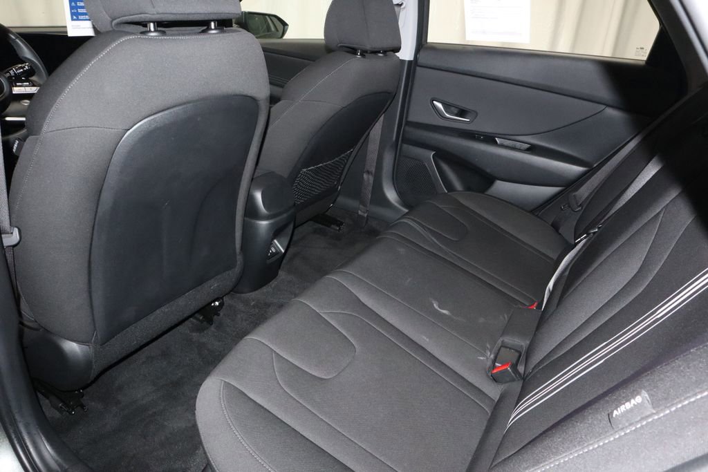 Certified 2025 Hyundai Elantra SEL image 22