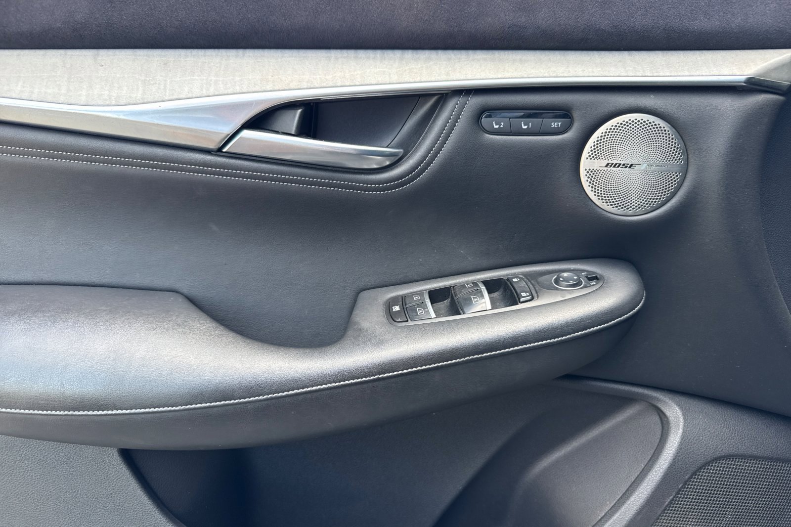 Used 2019 INFINITI QX50 Essential w/ Sensory Package image 12