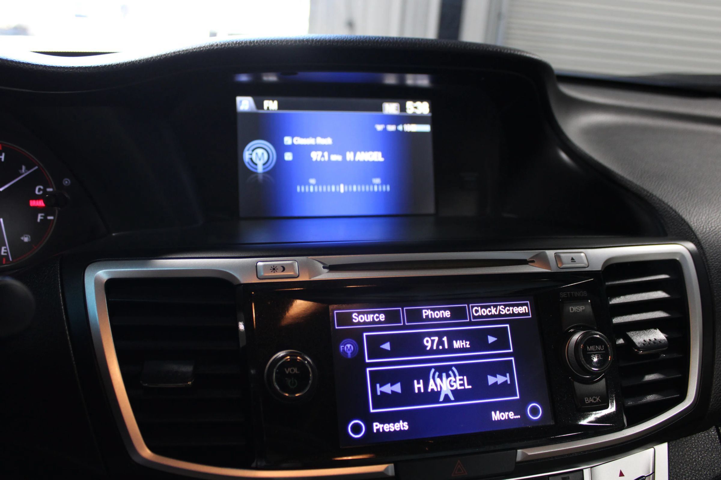Used 2014 Honda Accord EX-L image 19