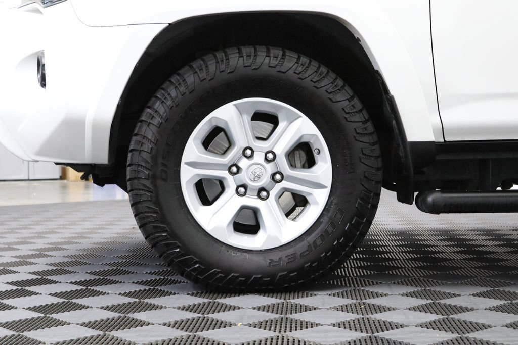 Used 2016 Toyota 4Runner SR5 Premium AWD/4WD image 5