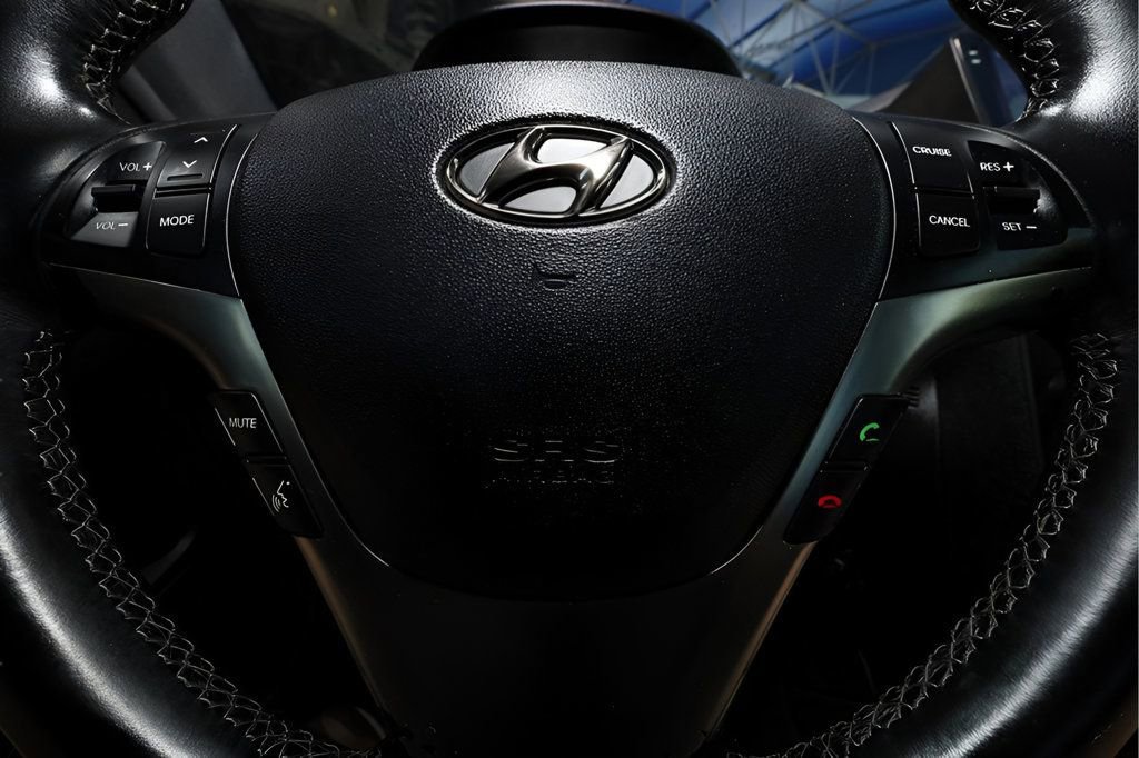 Used 2015 Hyundai Genesis 3.8 RWD image 28