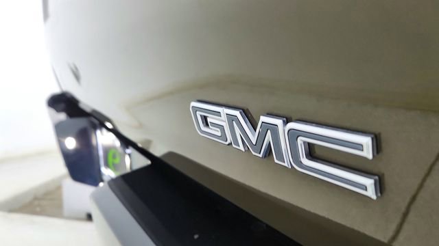 Used 2025 GMC Hummer EV 2X w/ LPO, Sport Package image 19