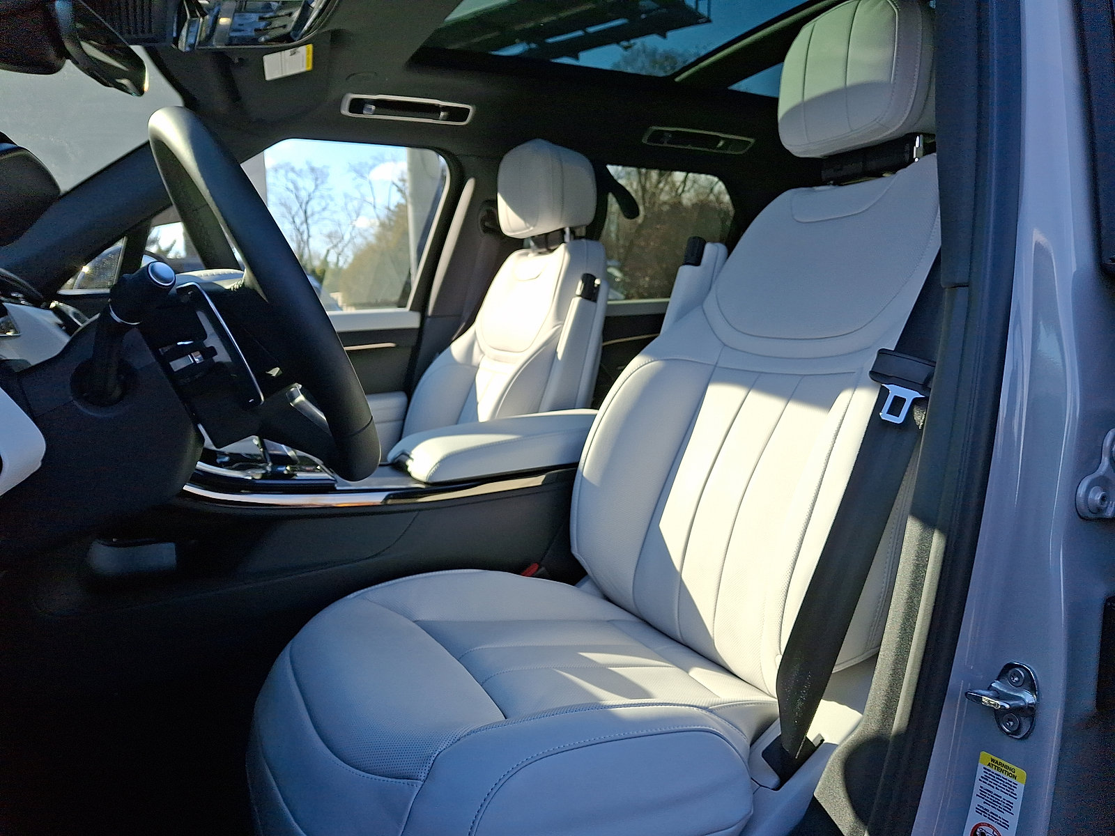 New 2026 Land Rover Range Rover Sport SE image 3