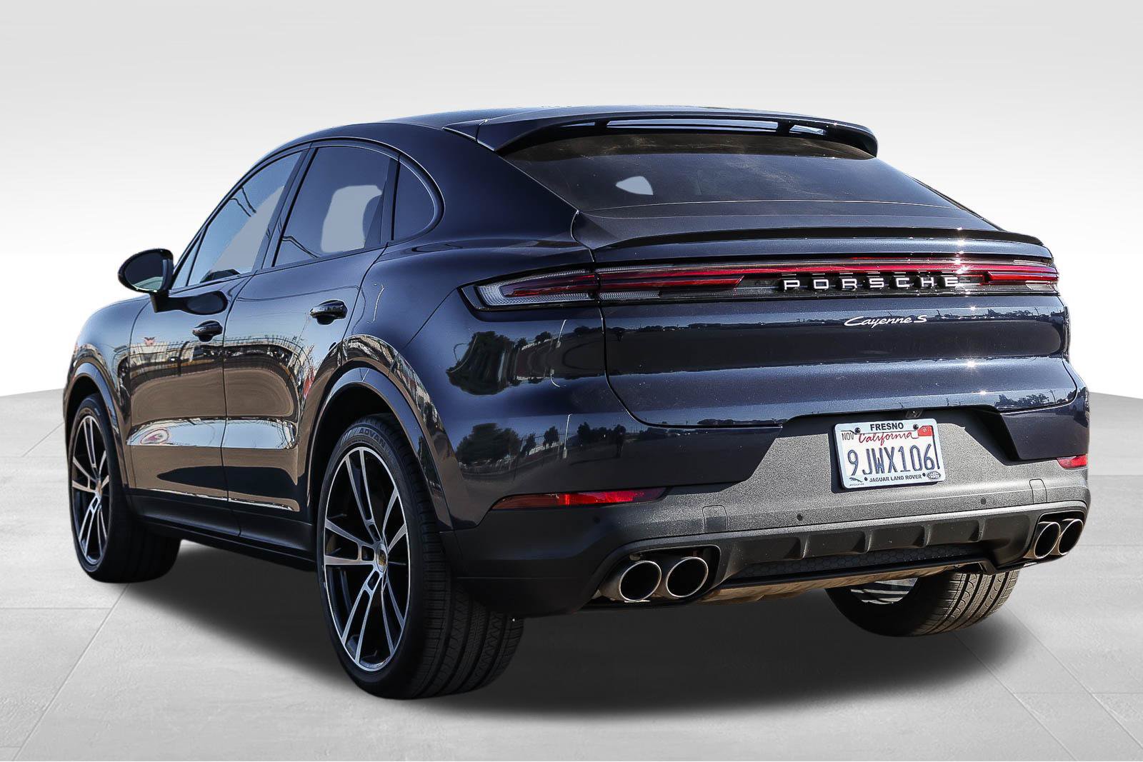 Used 2024 Porsche Cayenne S AWD/4WD image 7