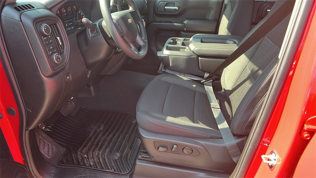 New 2026 Chevrolet Silverado 1500 Custom w/ Turbomax Blackout Package image 12