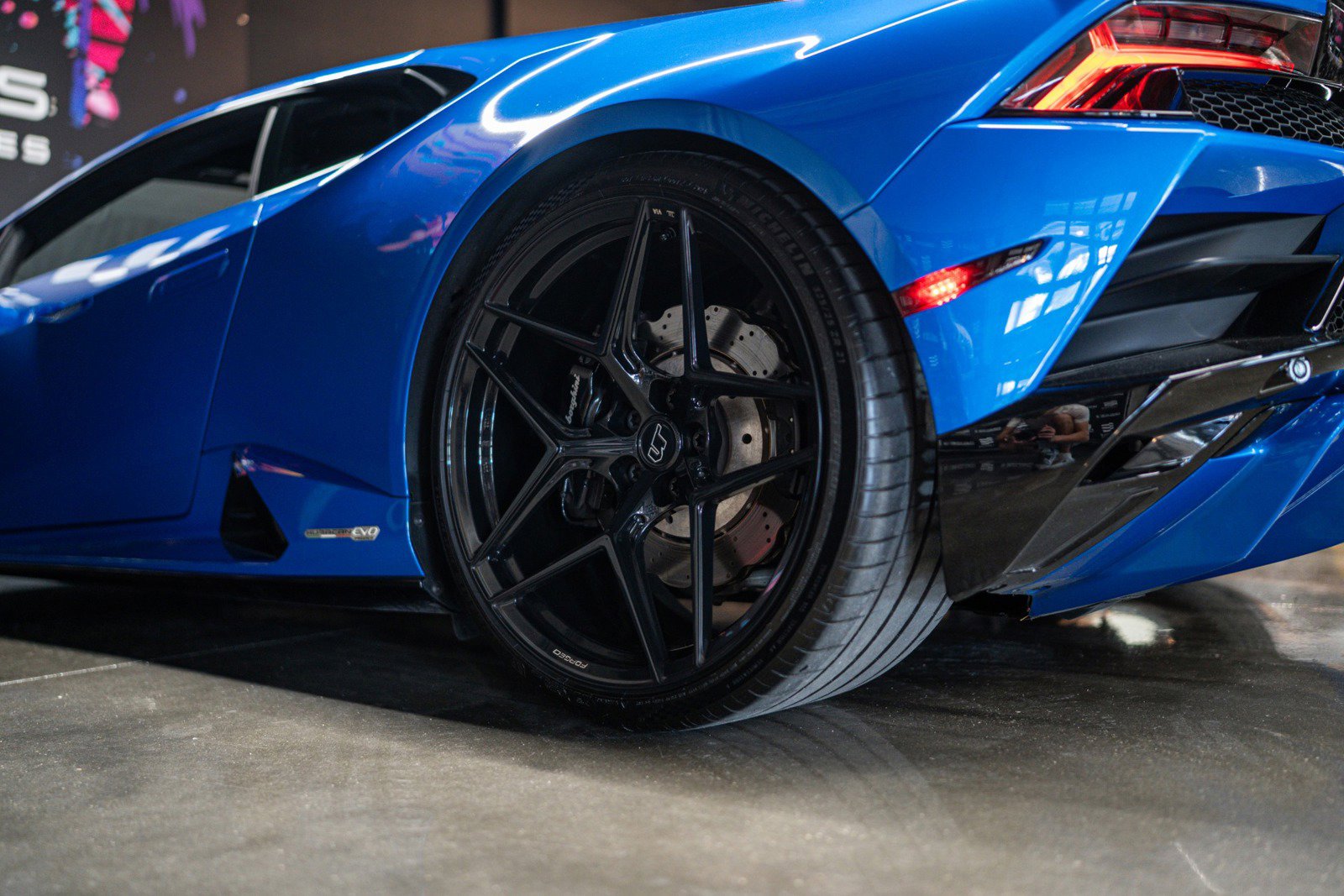 Used 2021 Lamborghini Huracan EVO image 14