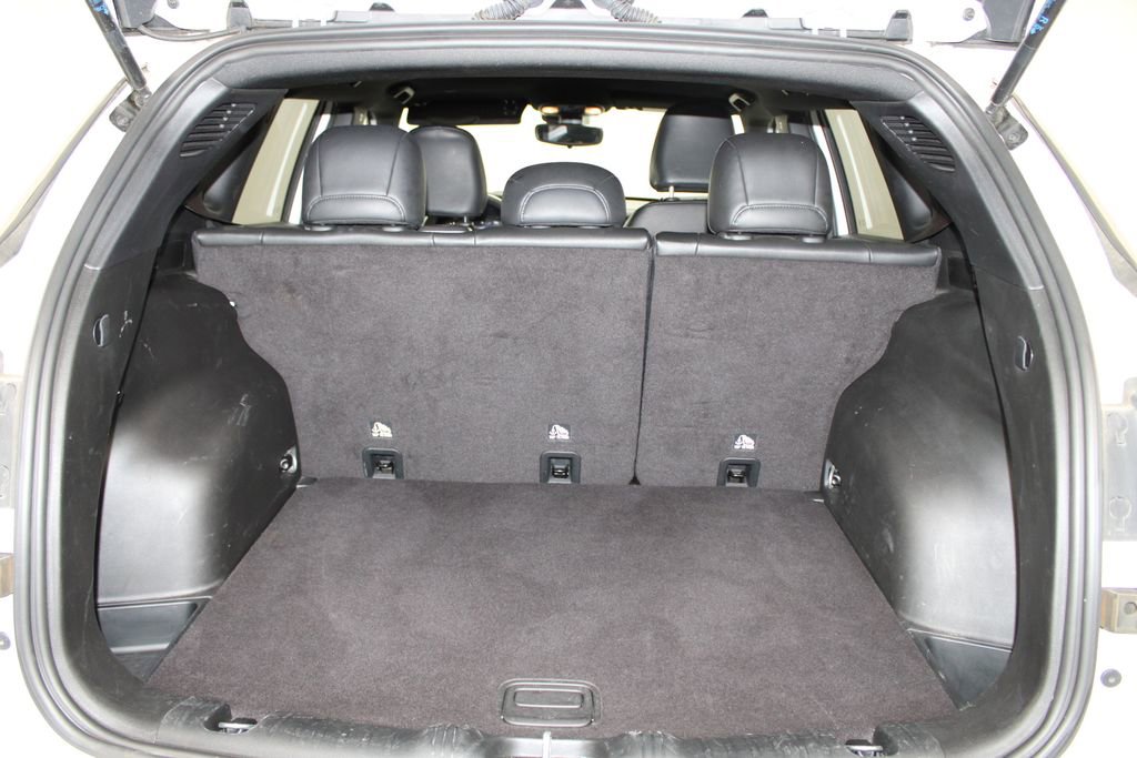 Used 2024 Jeep Compass Latitude image 13