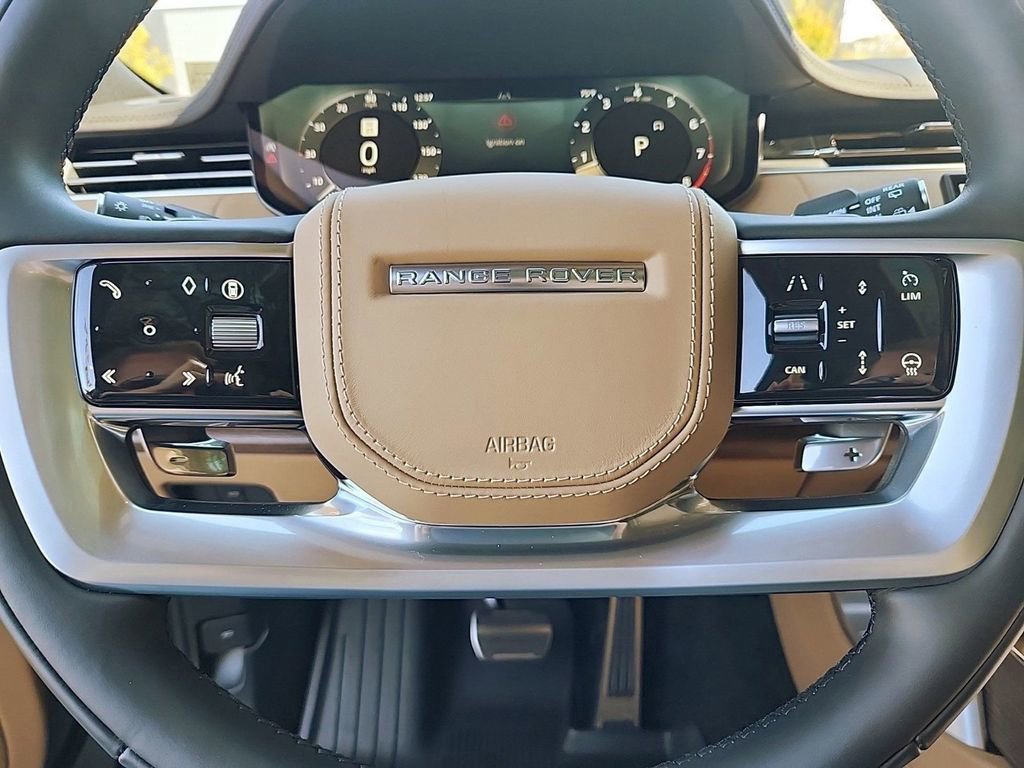 Used 2025 Land Rover Range Rover Long Wheelbase SE image 18