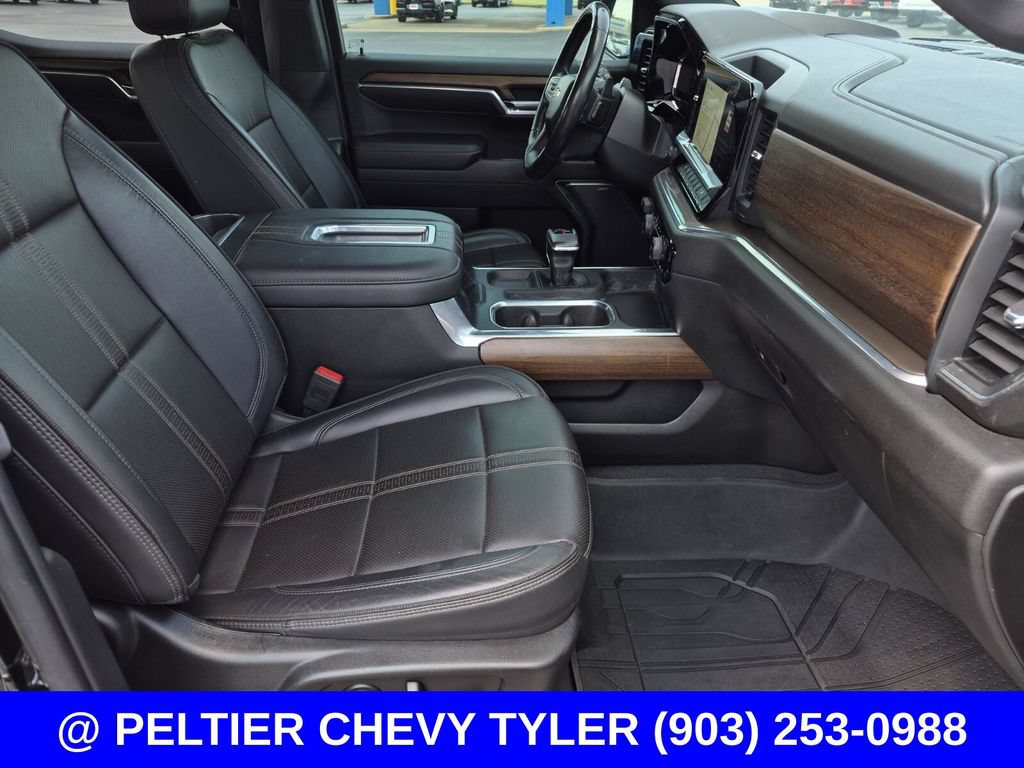 Used 2022 Chevrolet Silverado 1500 High Country w/ High Country Premium Package AWD/4WD image 12