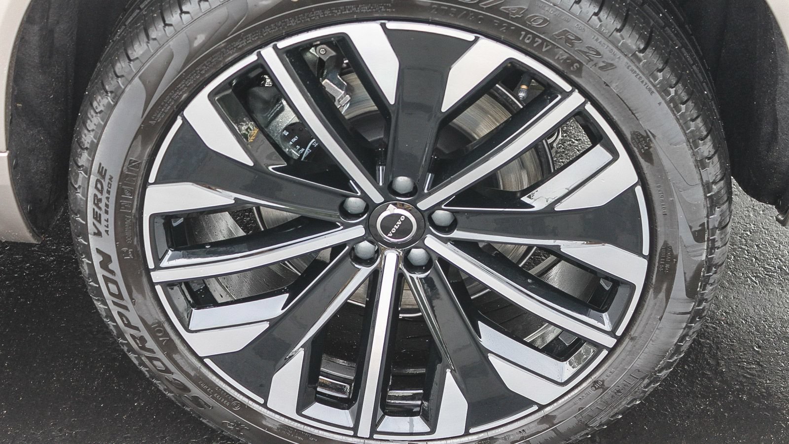 New 2026 Volvo XC90 T8 Plus w/ Protection Package Premier AWD/4WD image 11