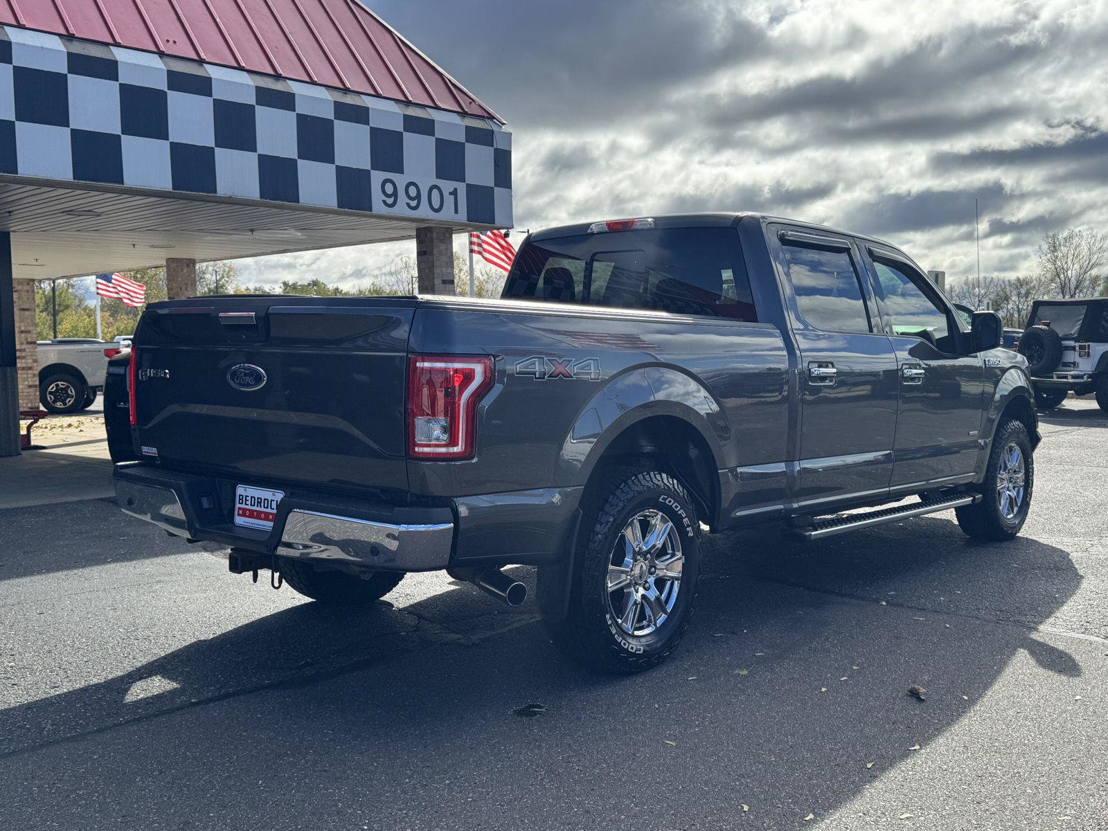 Used 2017 Ford F150 XLT w/ Equipment Group 302A Luxury AWD/4WD image 7