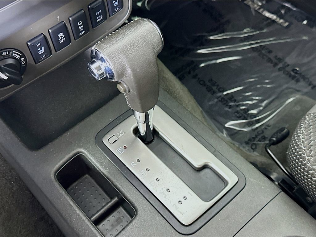 Used 2017 Nissan Frontier PRO-4X w/ Pro-4x Graphics Package AWD/4WD image 30