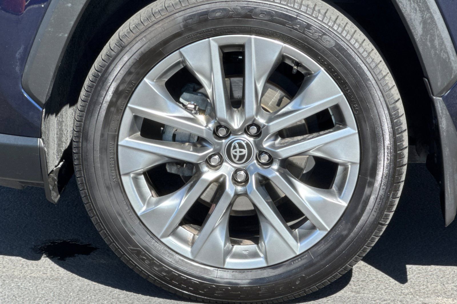 Used 2021 Toyota RAV4 XLE Premium w/ Carpet Mat Package (TMS) image 41
