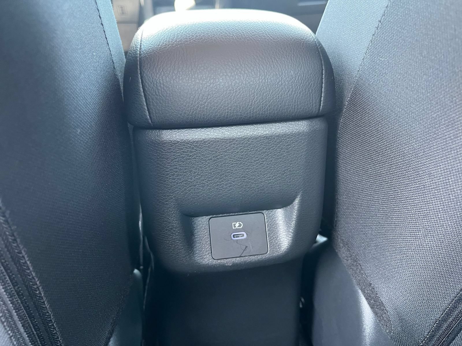 Used 2025 Nissan Versa SV FWD image 19