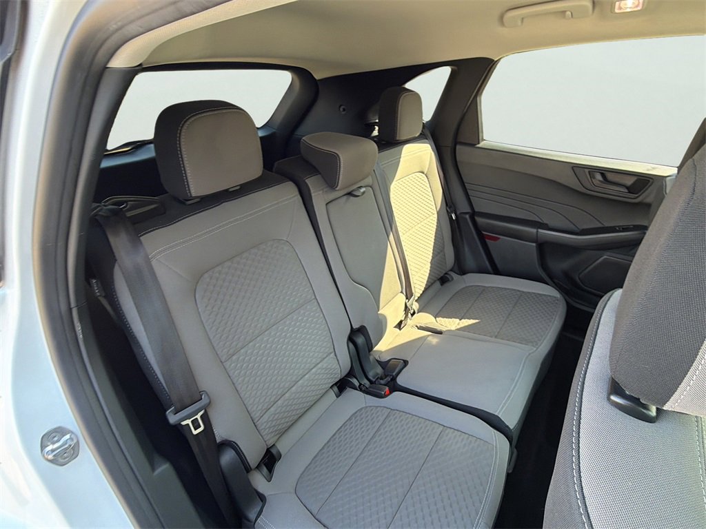 Used 2022 Ford Escape SE w/ SE Sport Appearance Package image 10