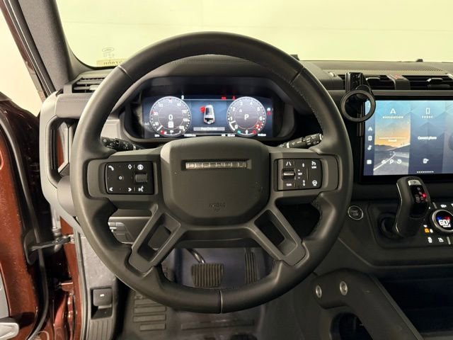 Used 2025 Land Rover Defender 130 X-Dynamic SE AWD/4WD image 17
