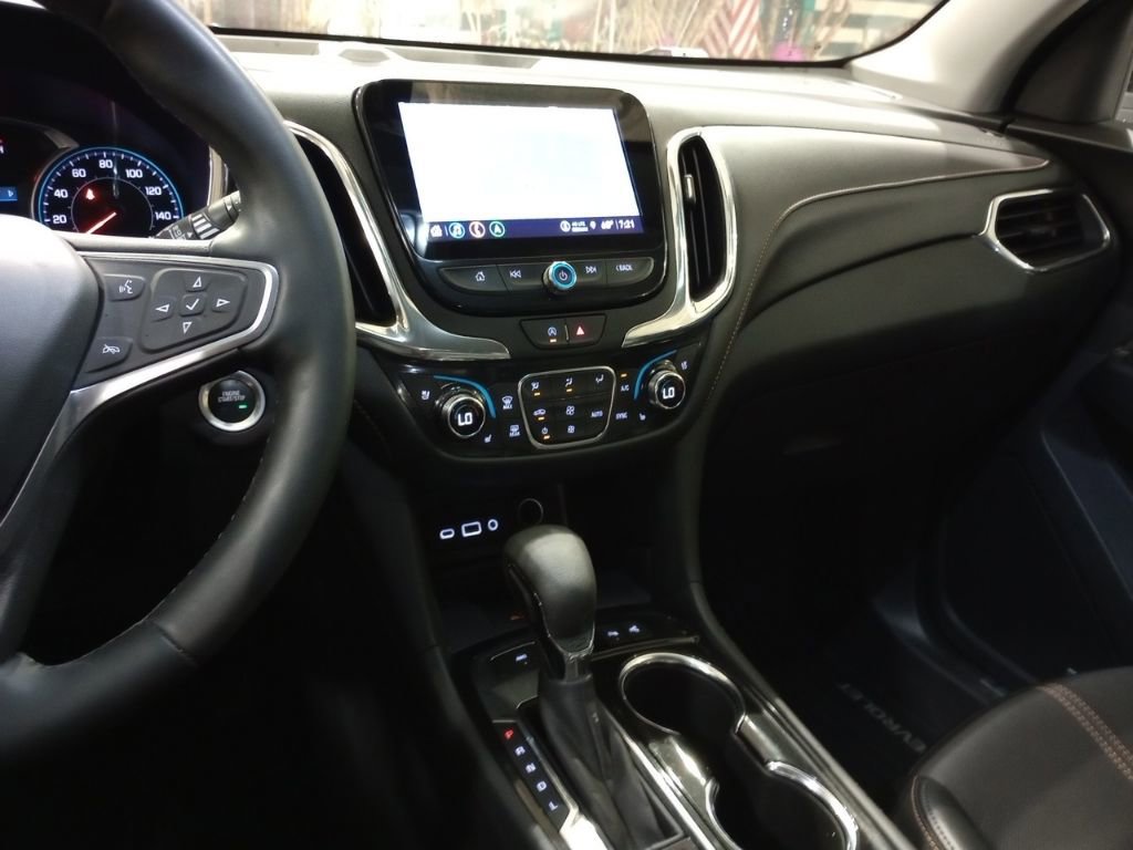 Used 2023 Chevrolet Equinox Premier AWD/4WD image 12