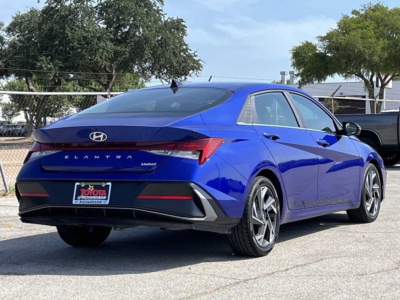 Used 2024 Hyundai Elantra Limited FWD image 4