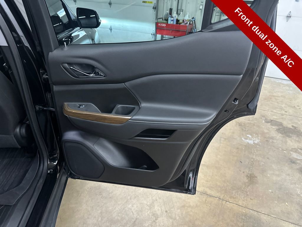 Used 2023 GMC Acadia SLE w/ Driver Convenience Package image 41