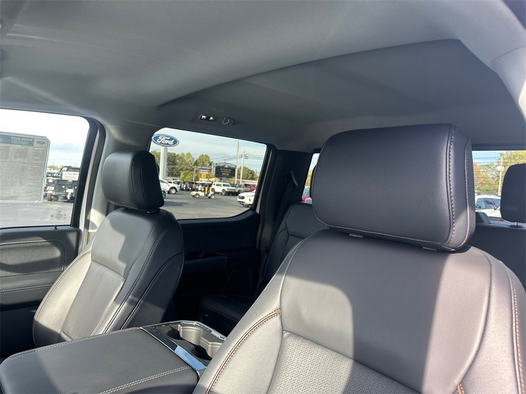 New 2026 Ford F250 Lariat w/ Black Appearance Package image 18