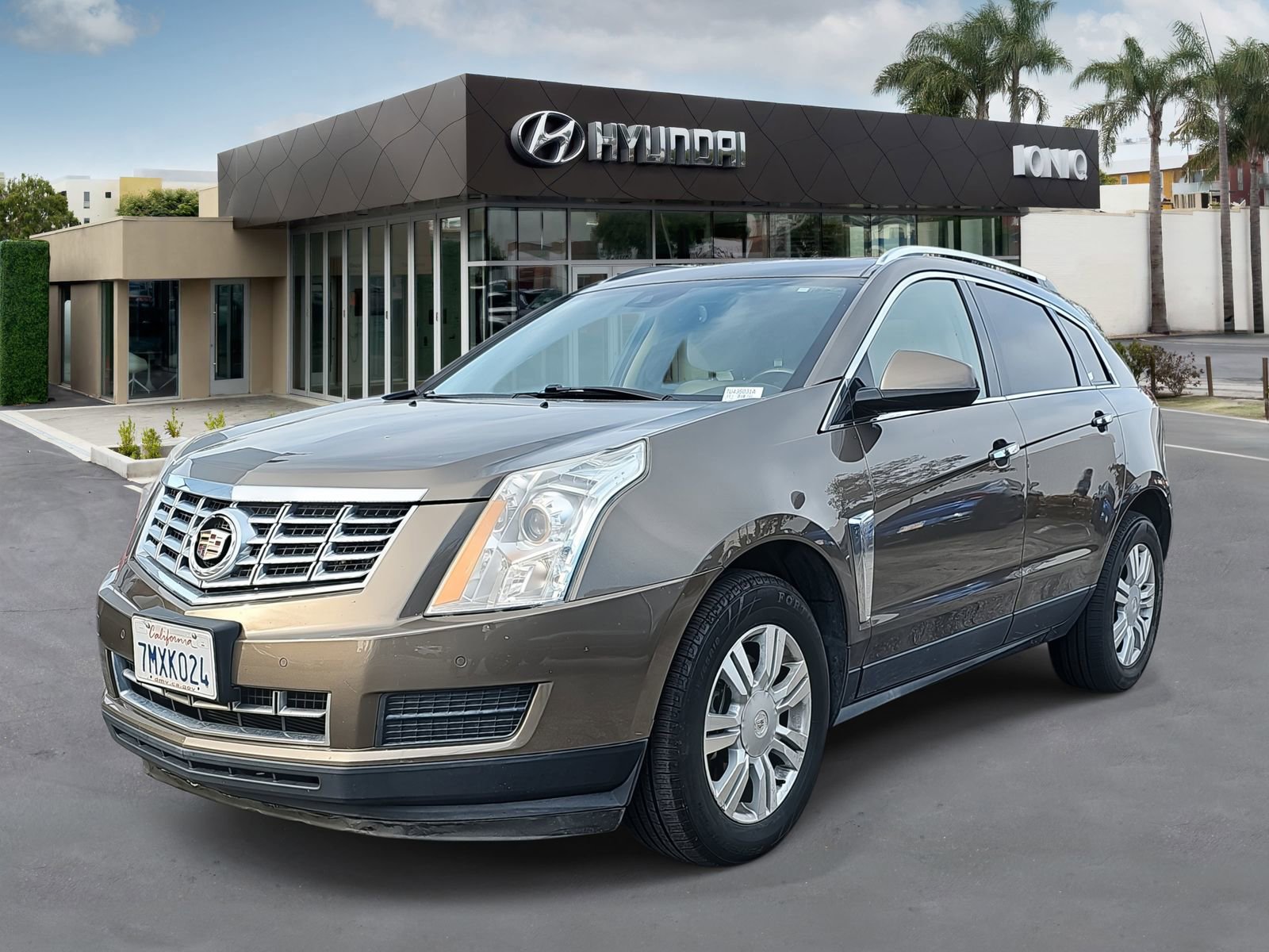 Used 2016 Cadillac SRX Luxury w/ Driver Awareness Package image 7
