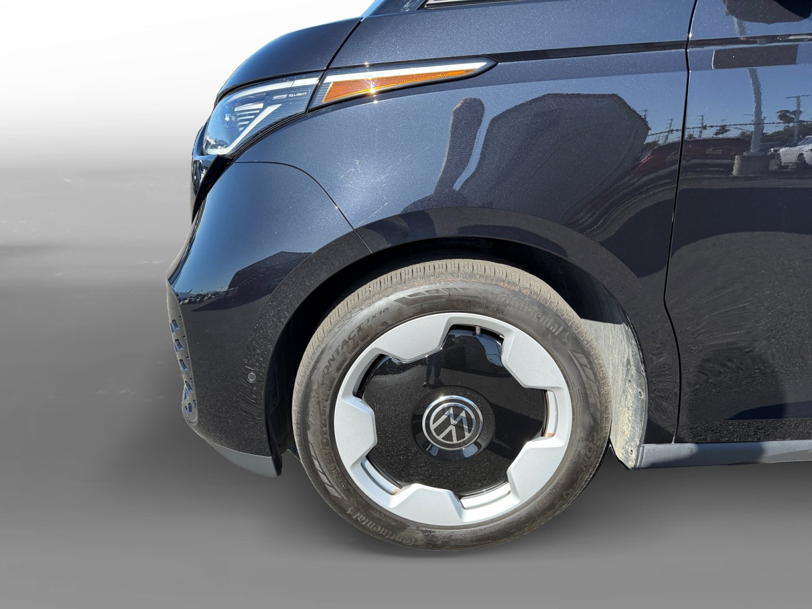 Certified 2025 Volkswagen ID. Buzz Pro S Plus RWD image 9
