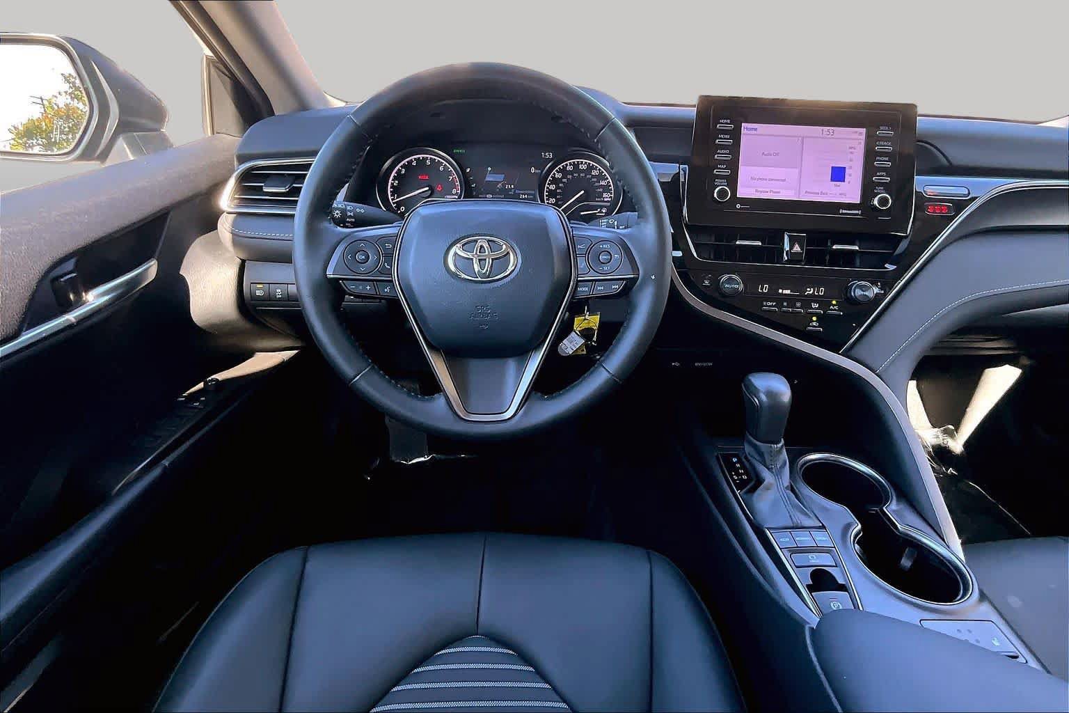 Used 2024 Toyota Camry SE w/ Cold Weather Package AWD/4WD image 6