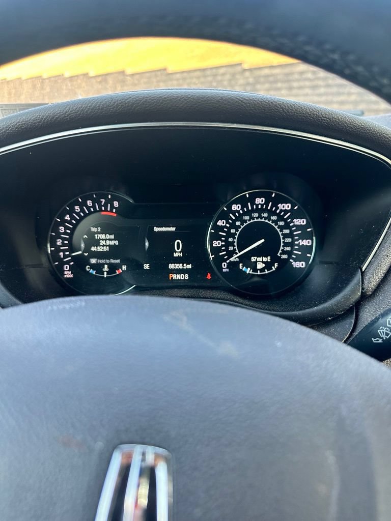 Used 2019 Lincoln MKC Select w/ Select Plus Package AWD/4WD image 9
