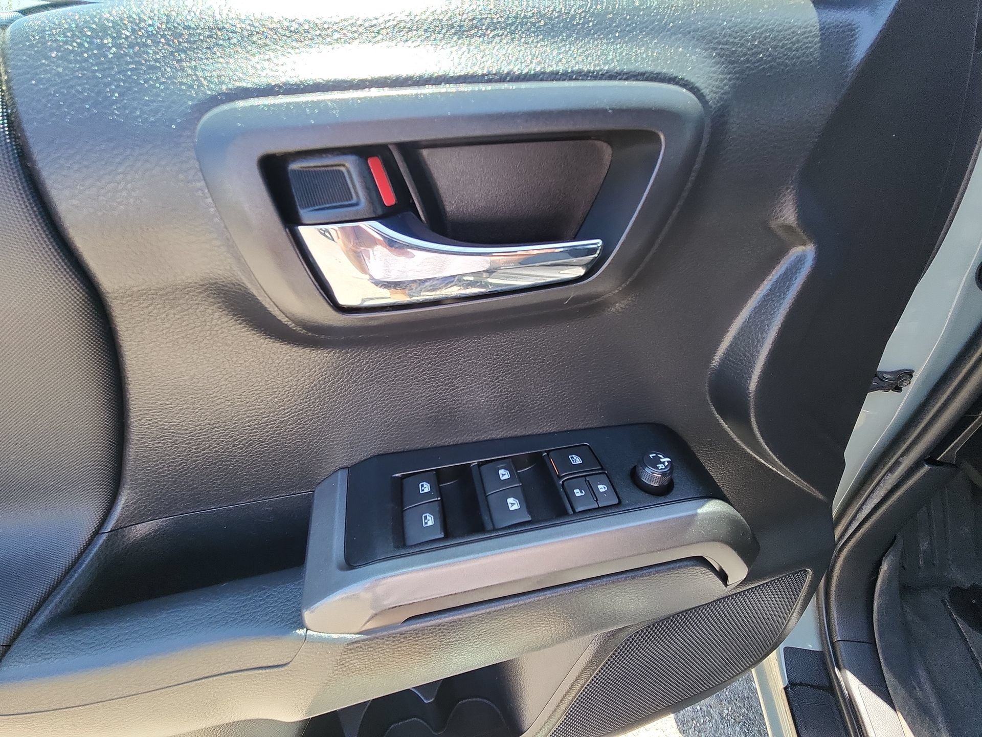 Used 2023 Toyota Tacoma TRD Off-Road AWD/4WD image 15