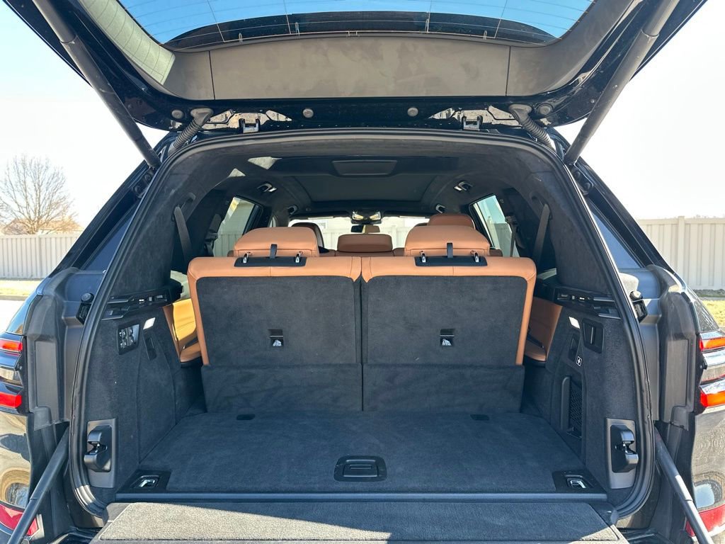 Used 2025 BMW X7 xDrive40i w/ M Sport Package image 23