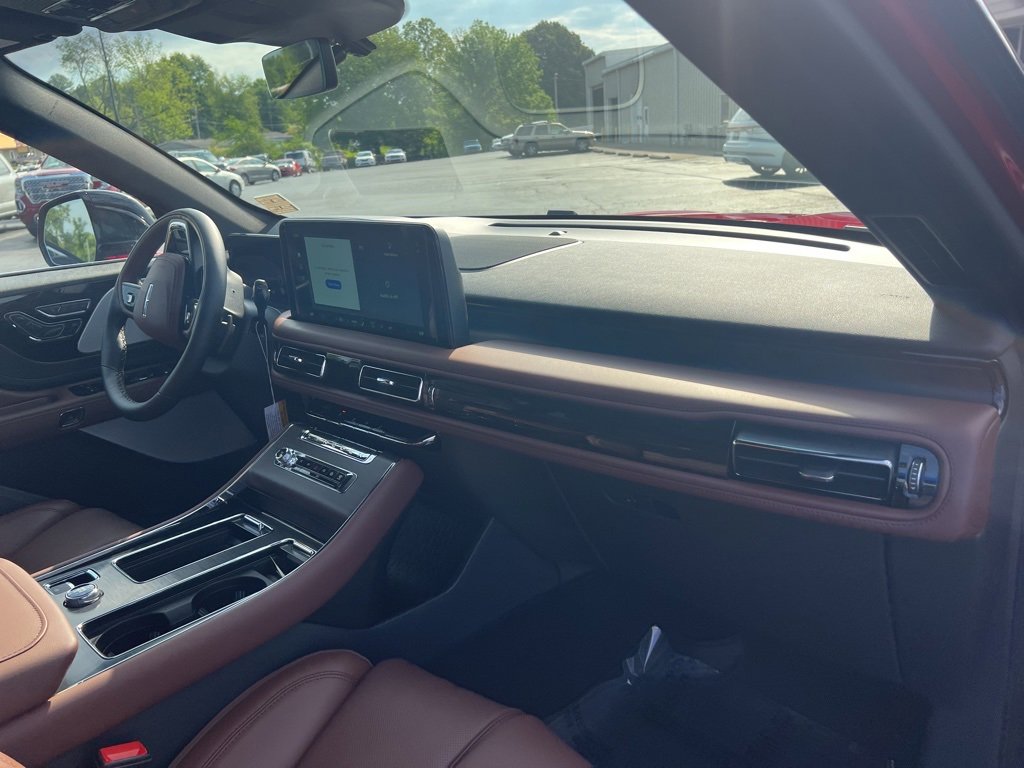 New 2025 Lincoln Aviator Reserve w/ Equipment Group 201A image 16