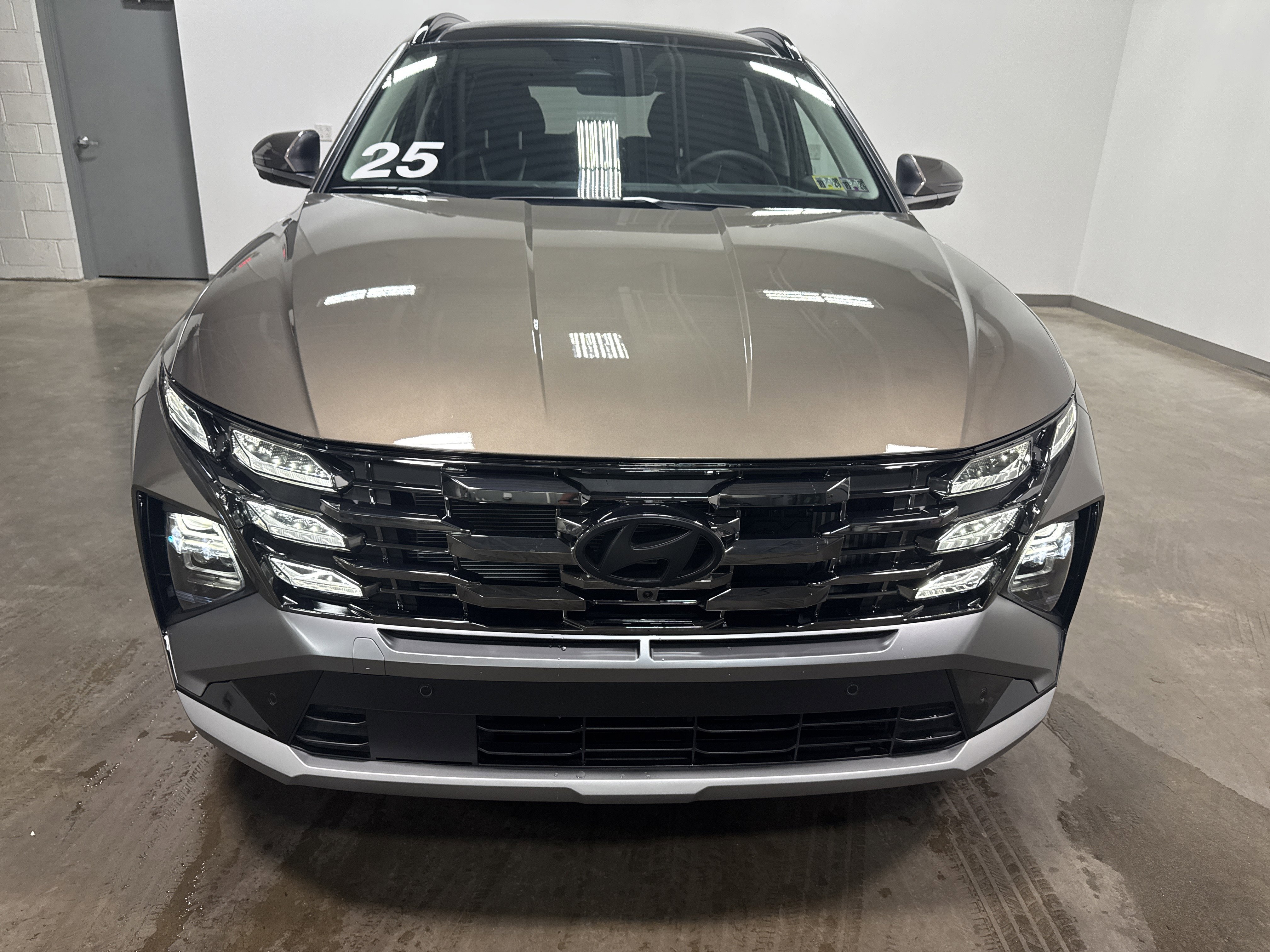 Used 2025 Hyundai Tucson Limited image 8