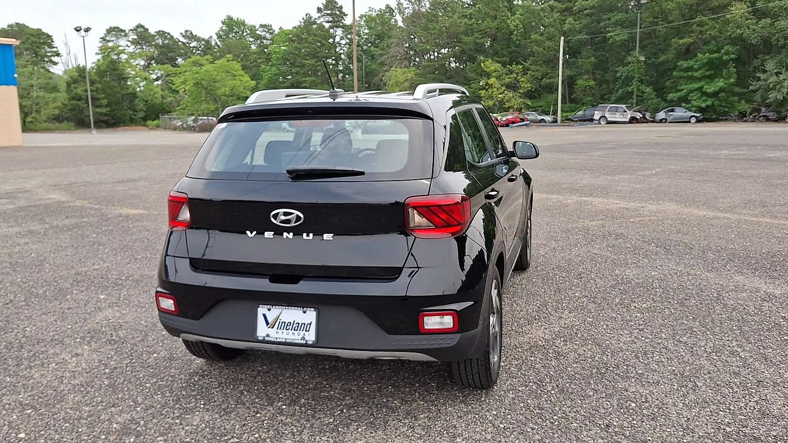 Used 2023 Hyundai Venue SEL FWD image 7
