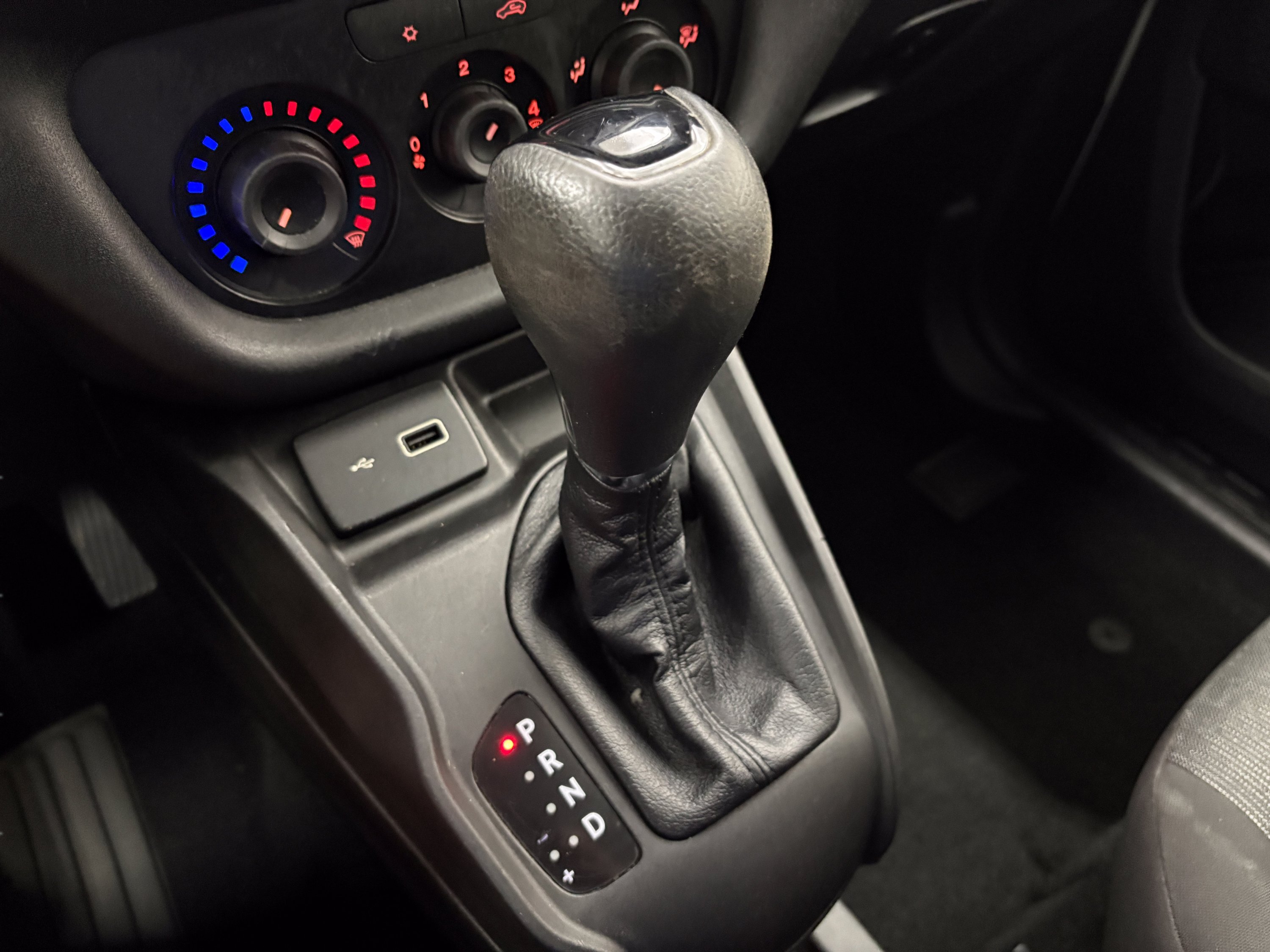 Used 2022 RAM ProMaster City Tradesman FWD image 19