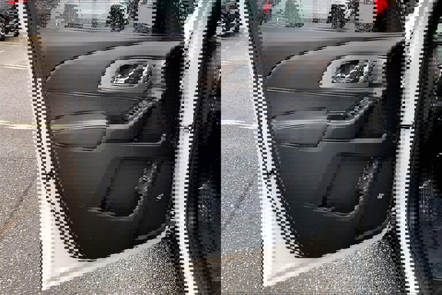 Used 2023 Chevrolet Traverse Premier w/ Redline Edition image 21