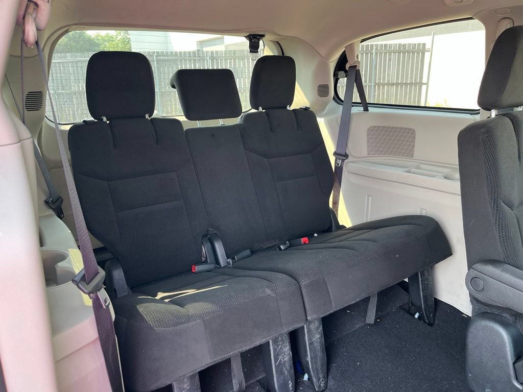 Used 2016 Dodge Grand Caravan SE w/ Quick Order Package 29E SE FWD image 4