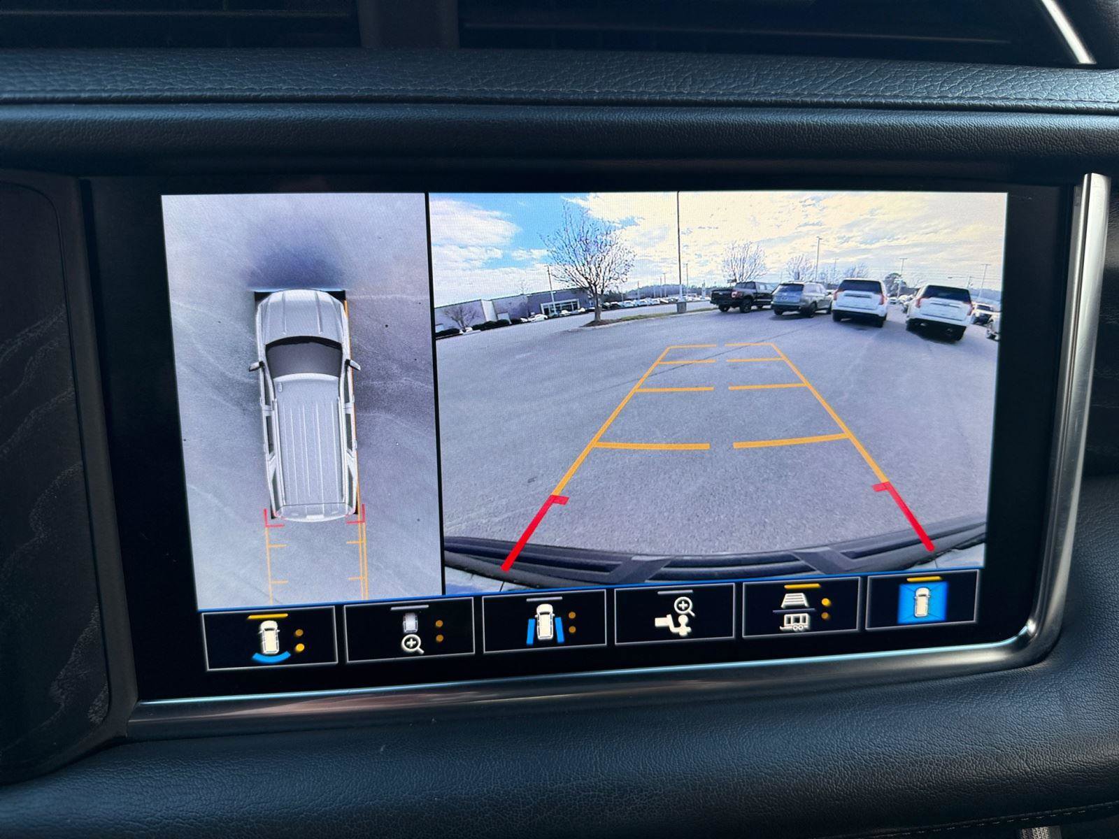 Used 2021 GMC Yukon Denali w/ Denali Premium Package image 24