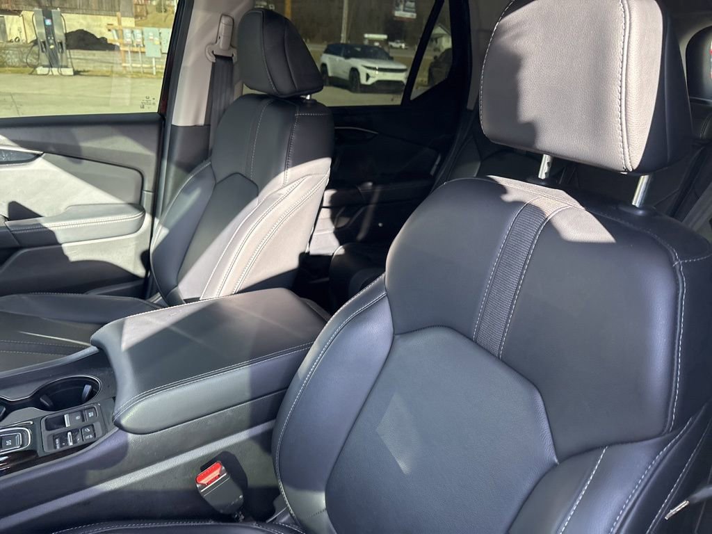 Used 2025 Honda Pilot EX-L image 13