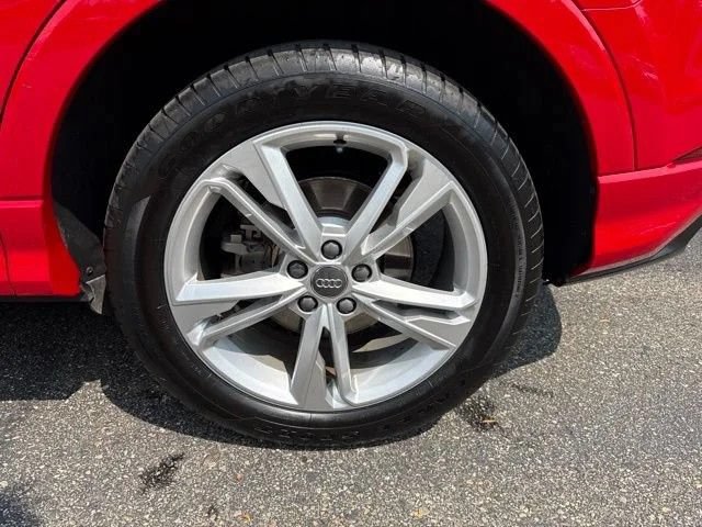 Used 2020 Audi Q3 2.0T Premium Plus w/ Premium Plus Package AWD/4WD image 4