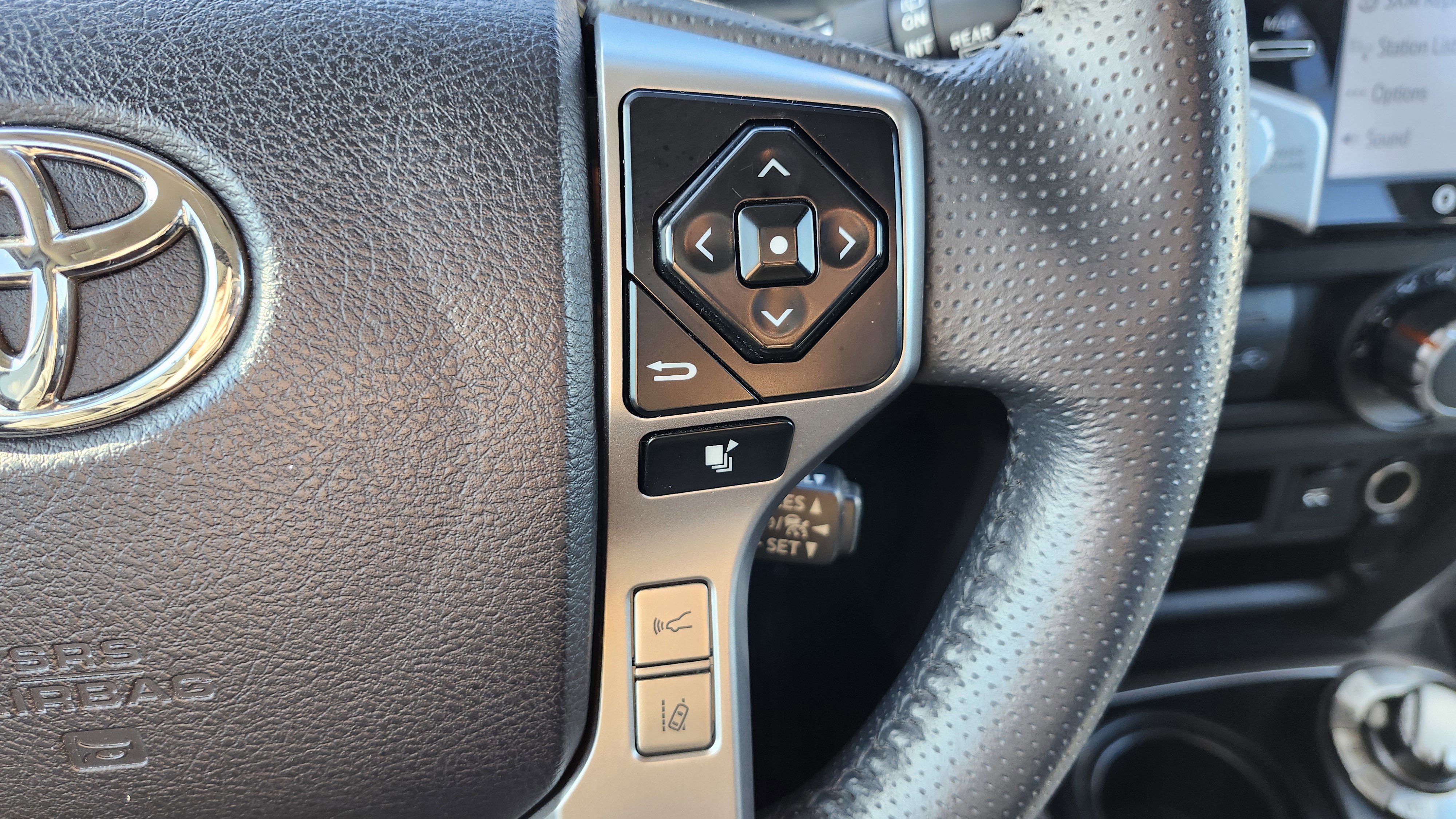 Used 2023 Toyota 4Runner SR5 image 32