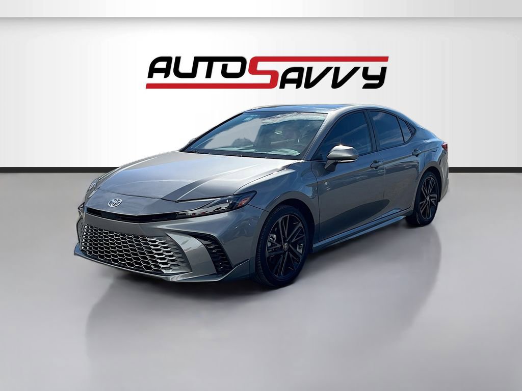 Used 2025 Toyota Camry XSE image 3