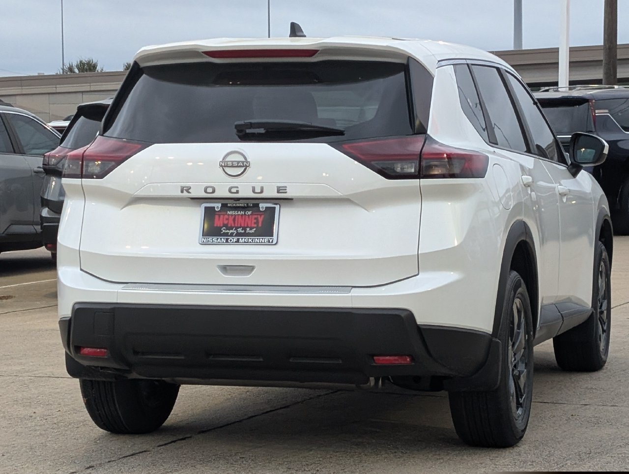 New 2027 Nissan Rogue SV w/ Cold Weather Package FWD image 4