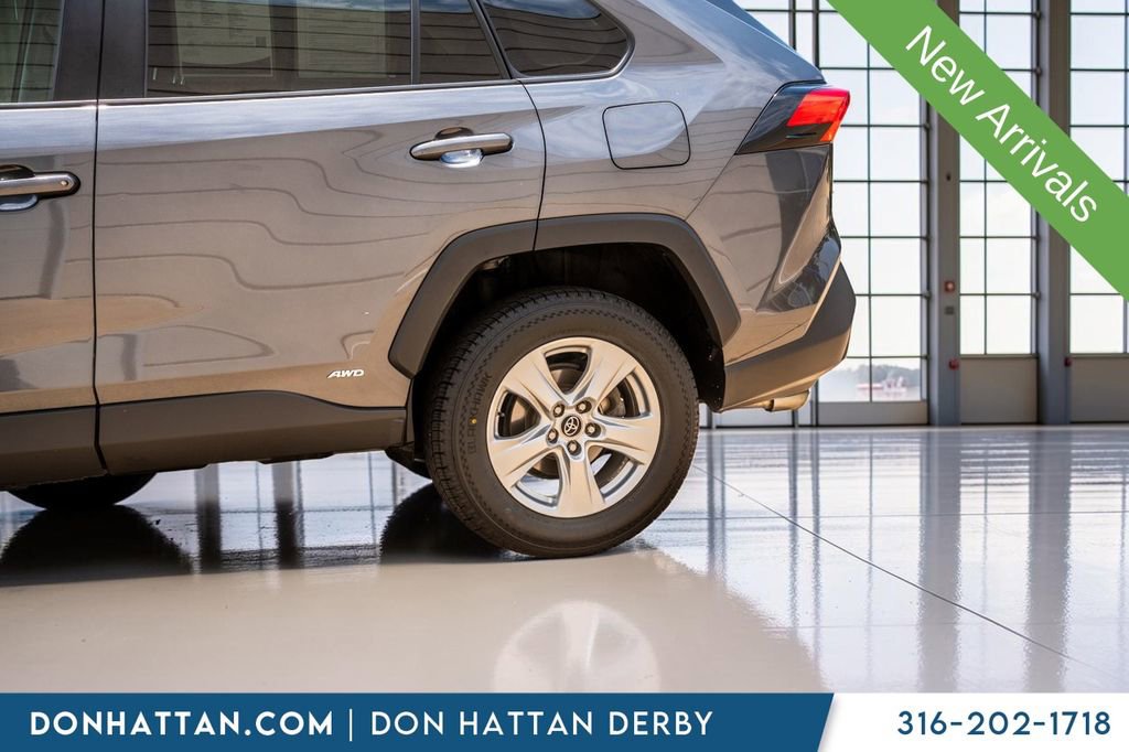 Used 2020 Toyota RAV4 LE AWD/4WD image 34